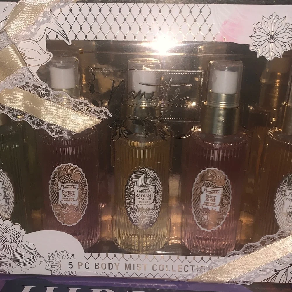 Nanette Lepore Women's Body Mist Collection with Gold and Cream Accents - Picture 2 of 7